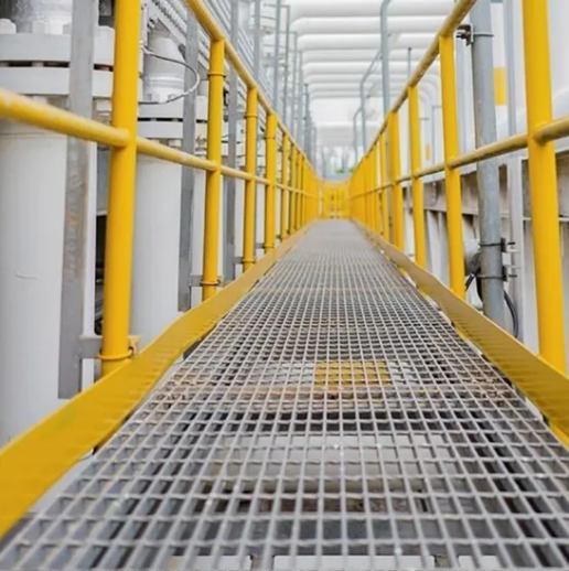 Corrosion Resistant Welded Construction Steel Grating Platforms for Industrial Safety Solutions