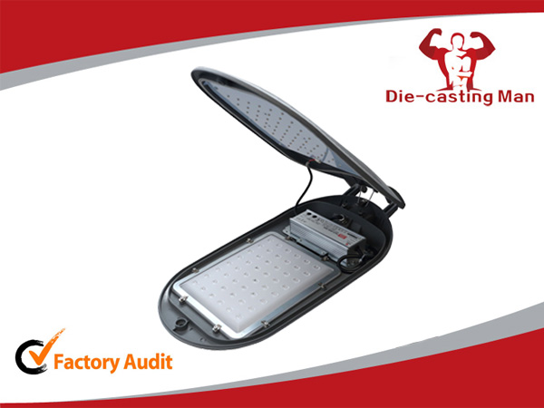 Алюминиевое приспособление уличного освещения снабжения жилищем уличного света СИД заливки формы 100В