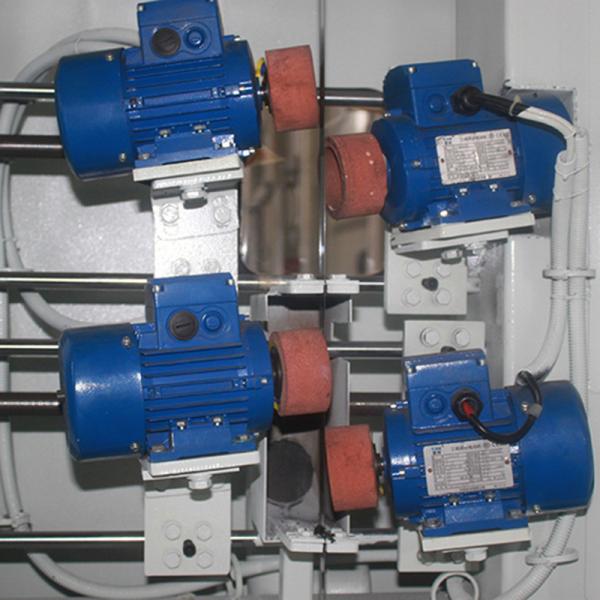 Auto consumo de energia vertical do ponto baixo da máquina de corte da folha da espuma da máquina de corte