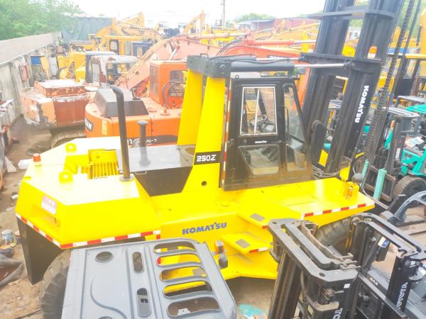                  Used Japanese 25 Ton Foklift Used Forklift Komatsu Fd250 Used Komatsu 2ton-30ton Forklift on Sale             