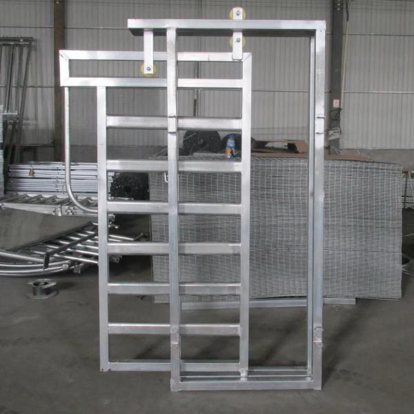 Panneau galvanisé de bétail de ferme Rideau de clôture Porte coulissante Panneaux métalliques de bétail 2,2 m de hauteur