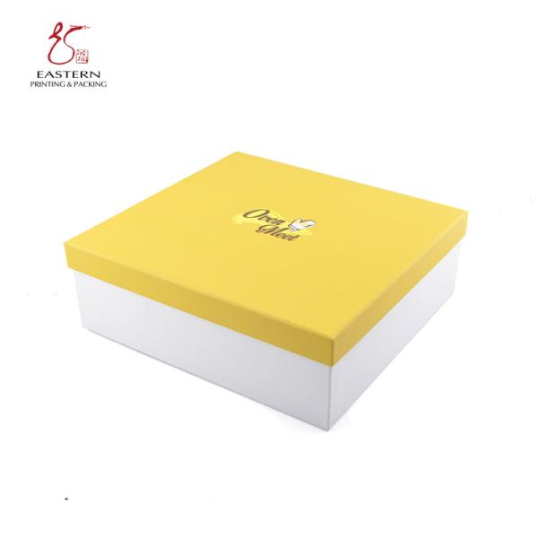 A caixa de papel amarela brilhante do queque do comprimento de 30cm para o GV do presente aprova