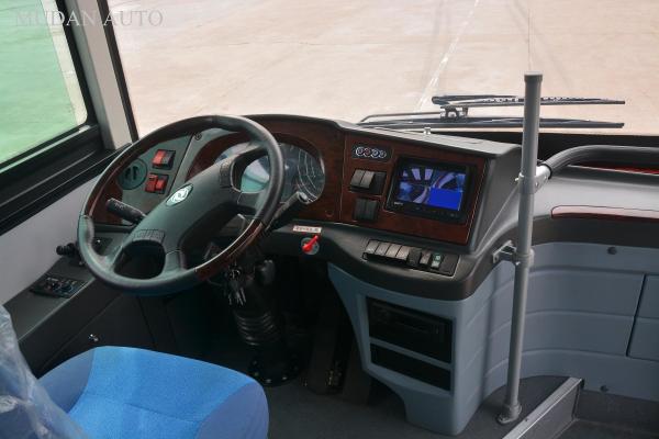 Small Hand Holder Safe Interurban Bus PVC Rubber Seat Travel Coach Buses Low Fuel Consumption