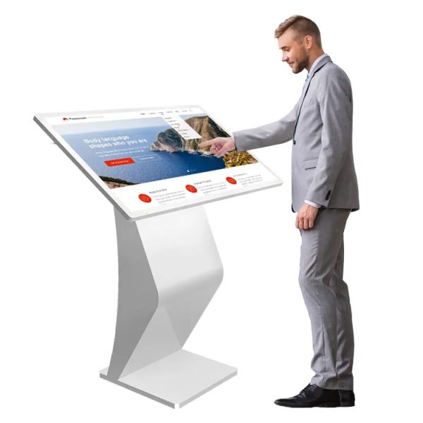 Sinalización digital de pie de piso de plata con tiempo de respuesta de 8 ms