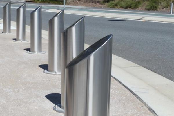 Pre Buried / Surface Type Steel Bollard Post , Street Furniture Bollards Scratch Resistant