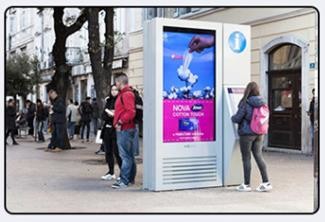 Floor Standing Outdoor LCD Advertising Display Screen 8ms 3000cd/m2