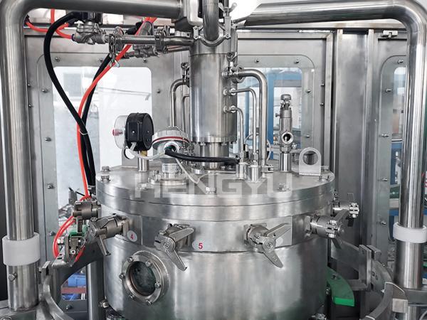 Automatic Rotary Carbonated Drink Can Liquid Filling Machine / Filmatic Filling Machine