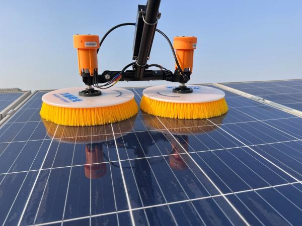 Término comercial Fob cabeça de rolos duplos painel solar de limpeza escovas rotativas com pólo alimentado com água