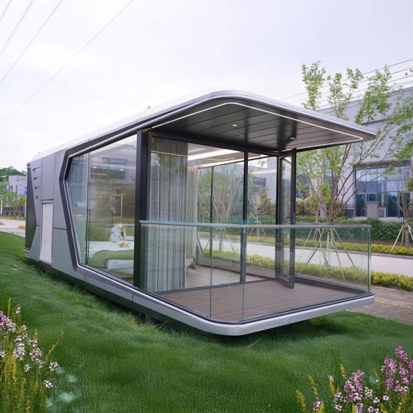 Customized Prefabricated Luxury Hotel Modern Space Capsule Style Camping House Tiny House Outdoor Mobile Capsule House