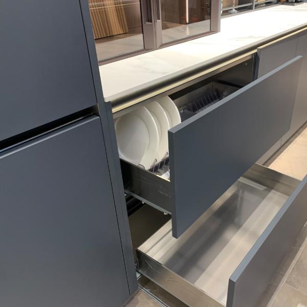 High End Modern 304 Stainless Steel Kitchen Cabinet Furniture Eased Edge