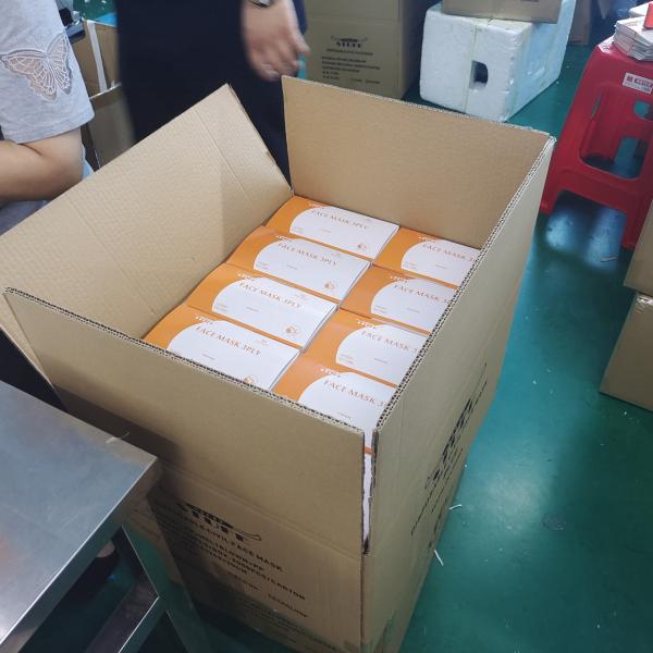 YIHE 3 Ply 14.5*9.5cm Blue White Disposable Face Mask , Nursing Surgical Flat Face Mask  For Kids