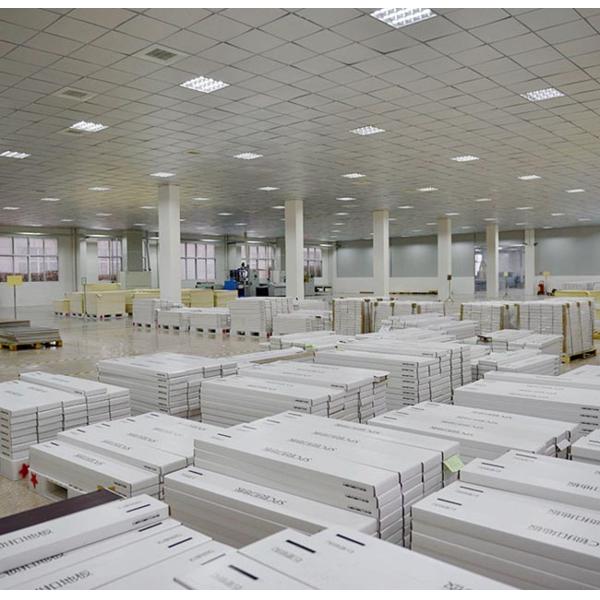 Древесина текстурирует планку винила 5mm роскошную справляясь огнеупорный делать водостойким