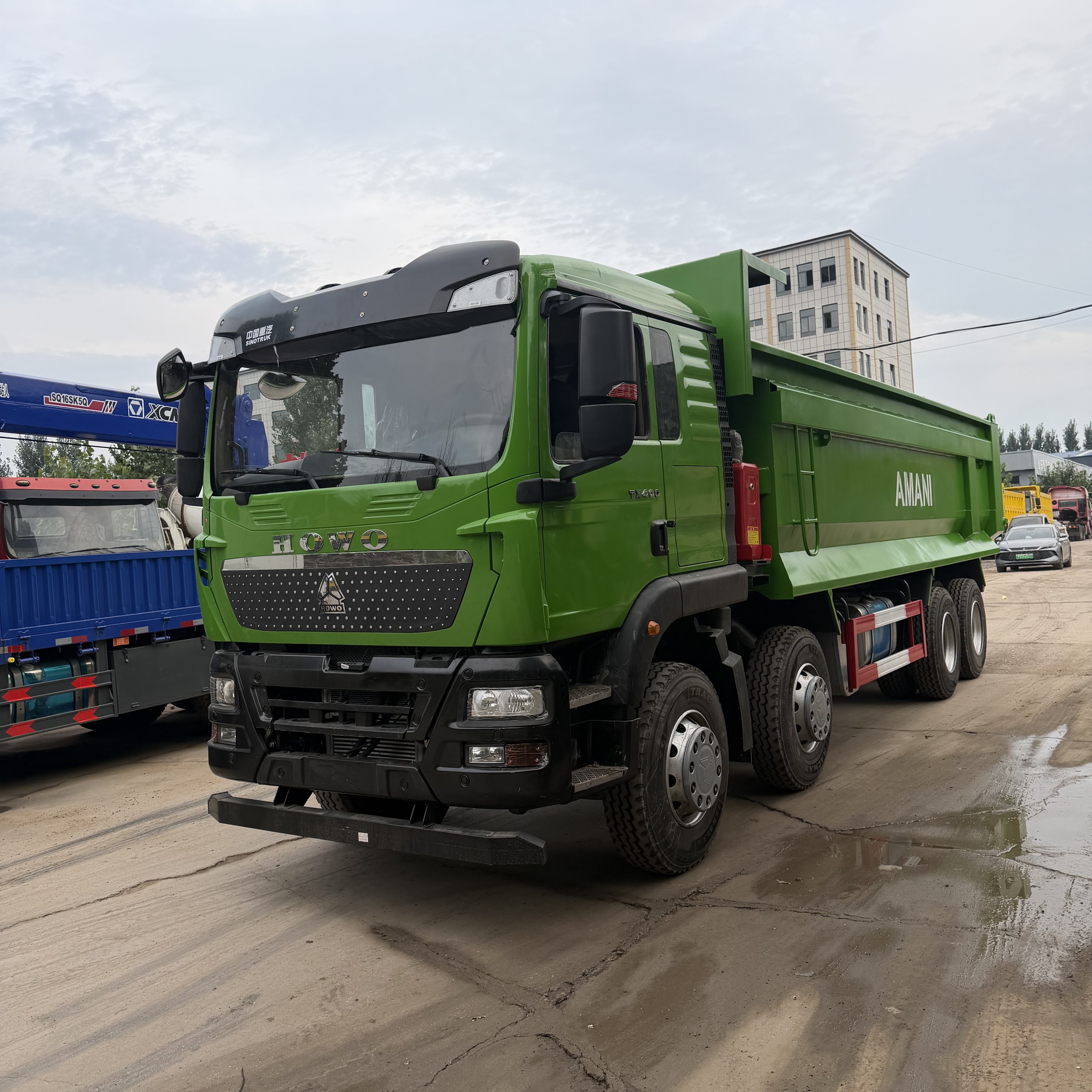 Used Dump Truck Howo TX Sinotruk Howo 8x4 Tipper 12 Wheeler manual diesel