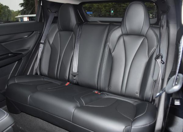 Xpeng G3 Suv Carro elétrico EV 5 lugares duas rodas motrizes 4 × 2 Branco laranja