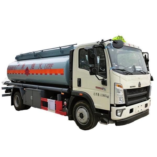 10000ltrs Fuel Truck Refuel Truck Capacity 4 - 6L Powered By Weichai / Chao Chai Engine