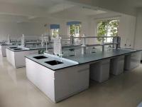 Bancos de trabajo resistentes de laboratorio de los muebles del laboratorio de química del tamaño estándar del mejor álcali del precio con los estantes