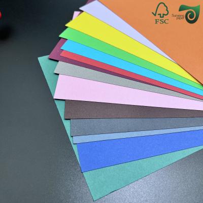 1350 mm large carte de couleur bricolage 100 gm 250 gm papier bristol coloré non recouvert papier d'emballage FSC