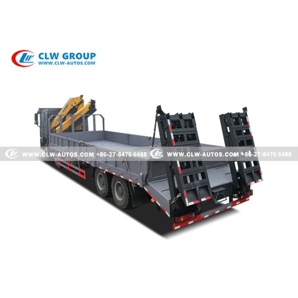 HOWO 8x4 Service Truck with 10-Ton XCMG Knuckle Boom Crane and Hydraulic Access Ladder for Heavy Lifting