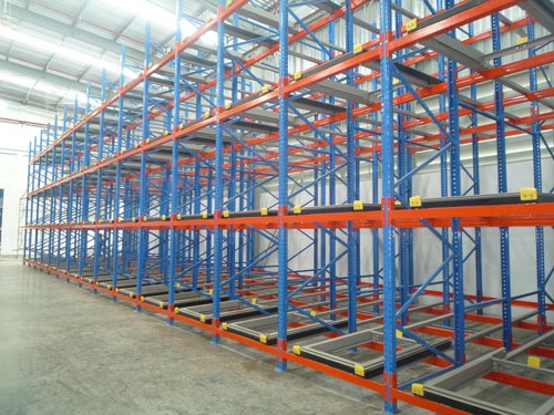 Industrial Warehouse Steel Push Back Storage Rack System Customized