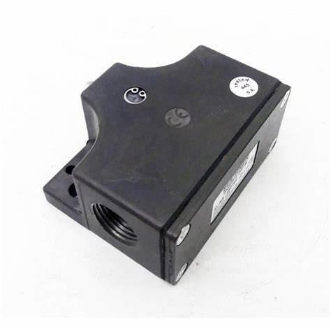 Euchner SN02R12-502-M ORDER NO. 079287 Limit Switch PN 079287 Travel Switch Series SN... 12 Mm, Mechanical