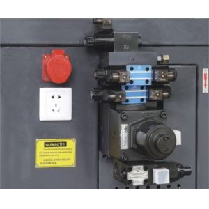 small plastic injection molding machine