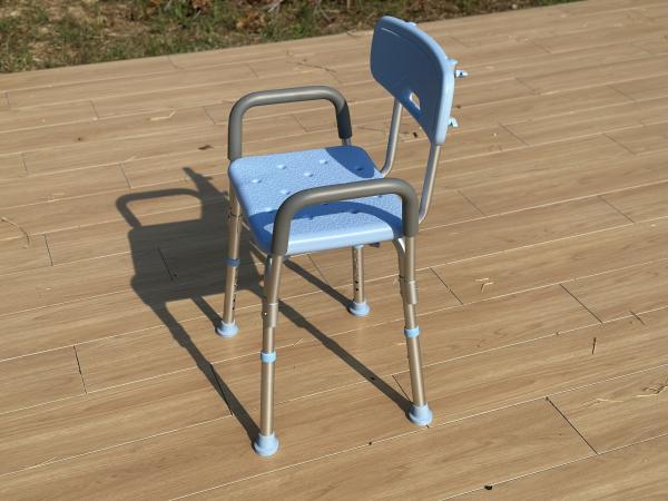 Silla de ducha ajustable para accesibilidad - Ayuda universal para el baño