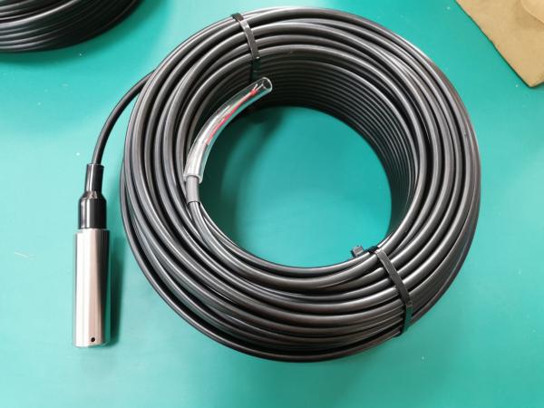信頼性の高い石油・ガス・医薬品プロセス制御のための316Lステンレス鋼の工業級高精度 (±0.5%) 潜水式レベルセンサー