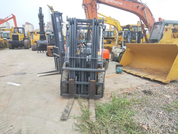                  Used Good Condition Low Price Koamtsu 3 Ton Forklift Truck Fd30 3 Stages Mast Hot Sale             
