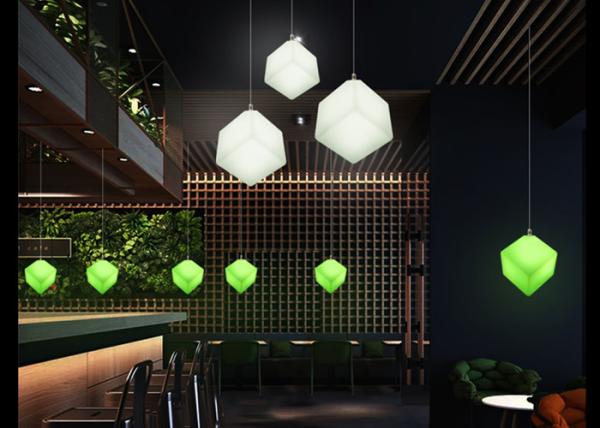 O estilo contemporâneo conduziu o cubo claro para o restaurante/luz conduzida colorida da noite do cubo