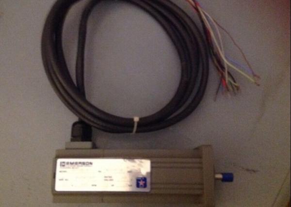 SERVO MOTOR 240 VAC 3 ampère 0,47 HP de Emerson 960105-06 0,35 quilowatts 5000 RPM COM CABO