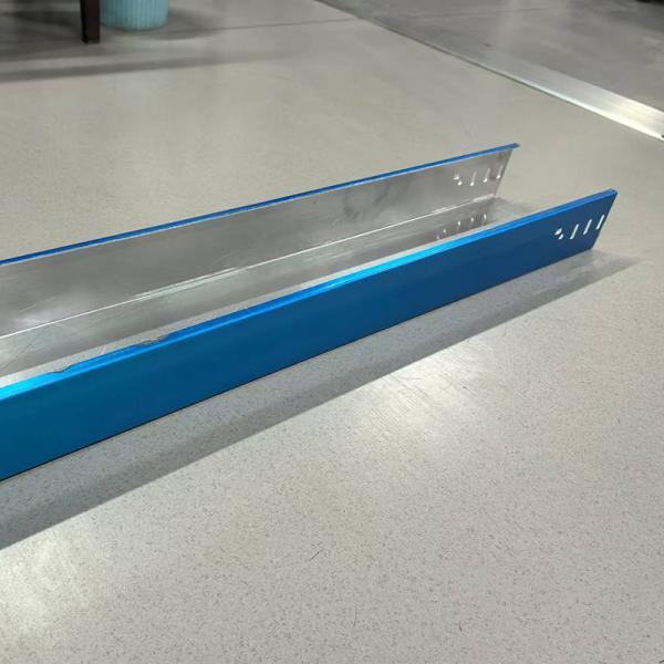 1.0mm-3.0mm Thickness Aluminum Conductive Cable Tray Outdoor Indoor Solid Bottom Cable Tray