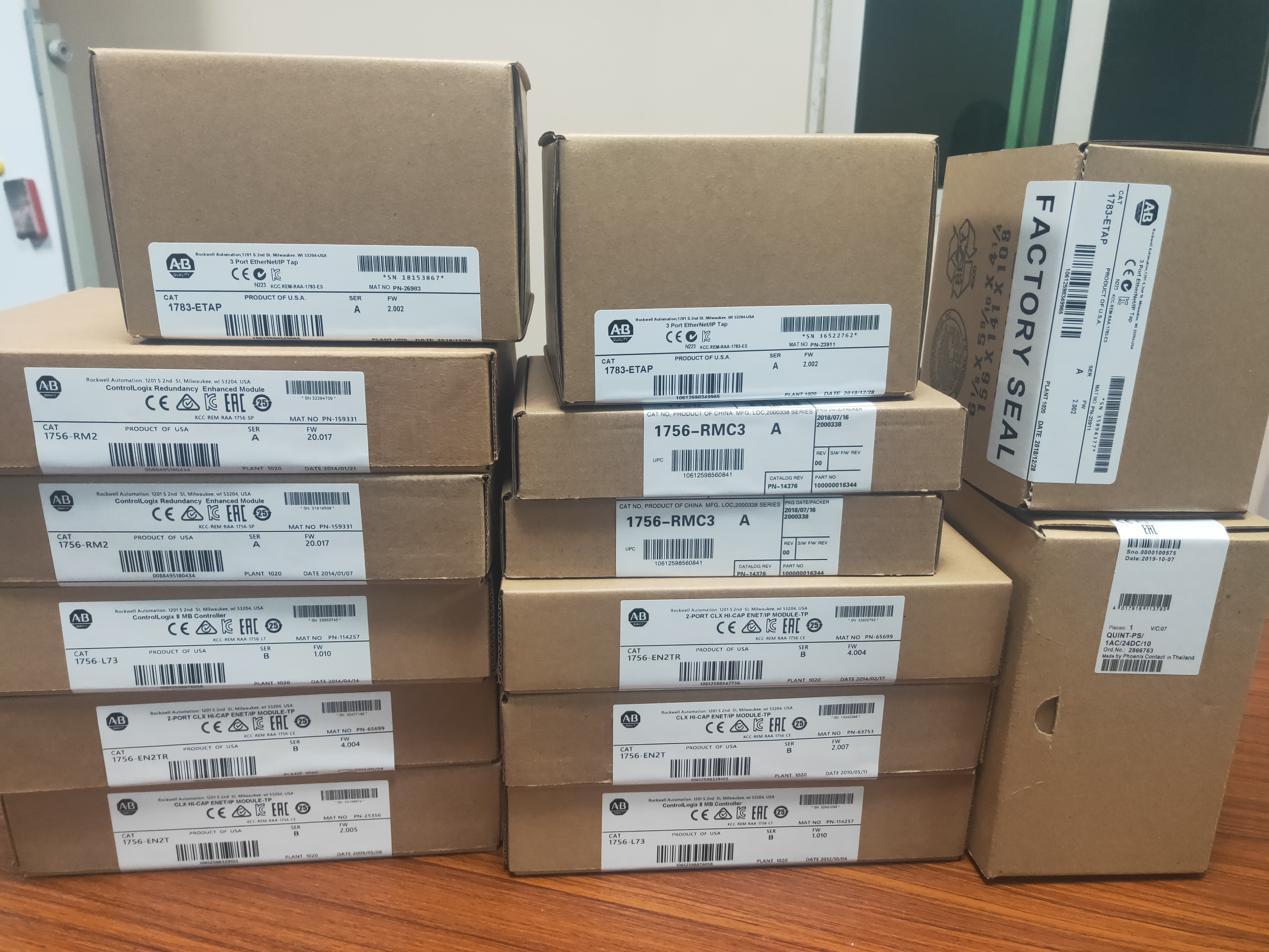 200 / 240 Вольт переменного тока Allen Bradley 1746-IM16 SLC 500 Модуль дискретного ввода