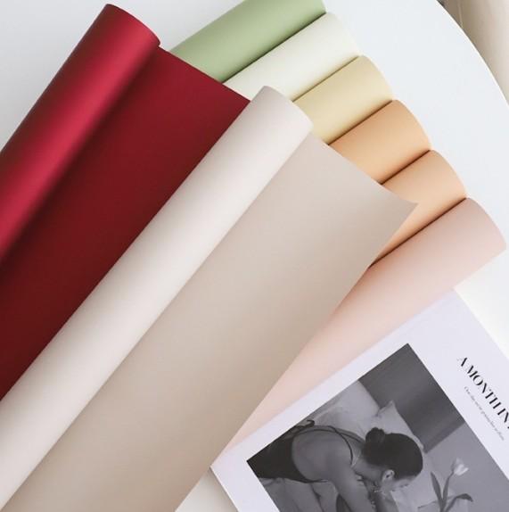 First love solid-color paper roll flower bouquet wrapping paper, waterproof flower art wrapping paper, single-color paper flower shop packaging material