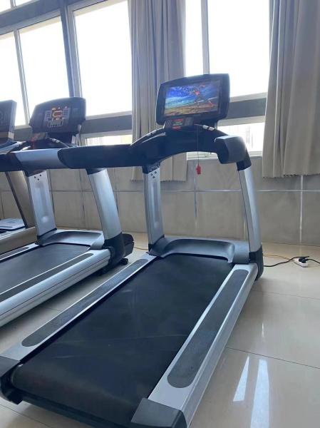 Équipement de gymnastique commercial Tapis à écran tactile tapis de course Cardio Training Walking Tapis de course à écran LED