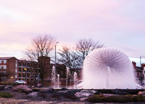 Amazing Dandelion Water Fountain , Mini Music Fountain Subject Theme Customized