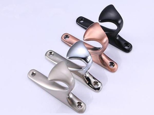 Silver Cloth Hanging Hooks , Zinc Alloy Wall Mounted Coat Hooks Classical Jacket Hander Hooks