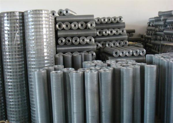 4x4 Galvanized Welded Iron Wire Material and Fence Mesh Application Game Wire Fence