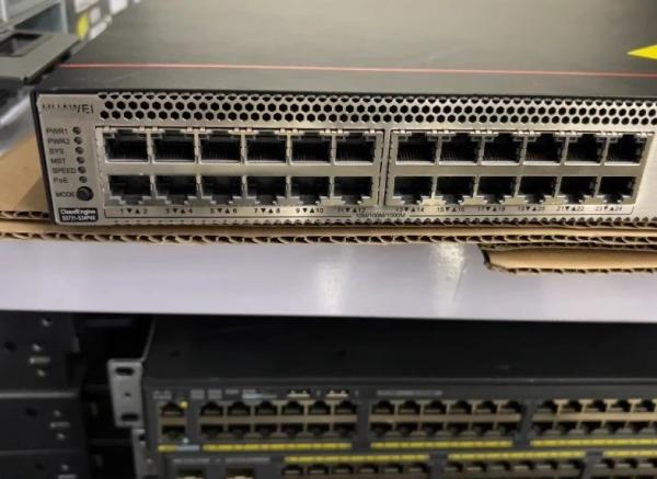 Tableau d'adresses MAC 32K Taux de transmission 10/100/1000Mbps S5731-S24P4X Commutateur réseau PoE pour les besoins du client