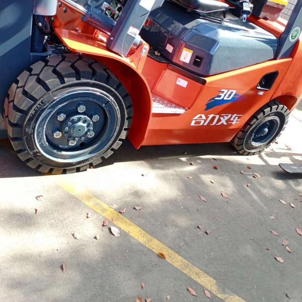 3 Ton Forklift FD30 with 3 Masts Automatic/Manual Used Japan Heli Excellent Condition