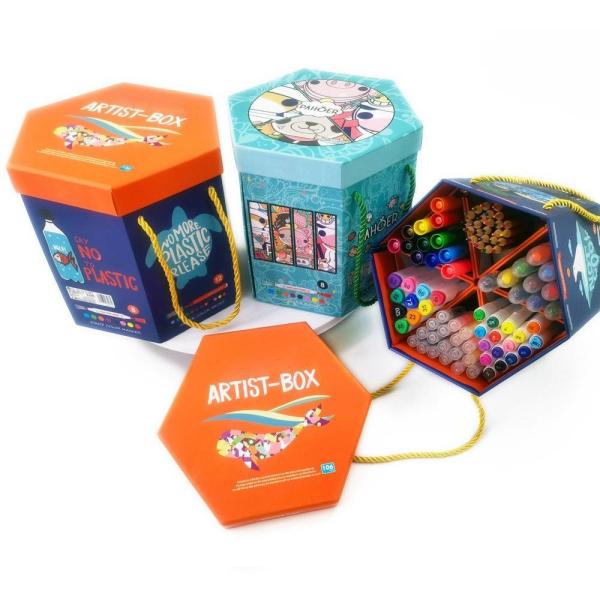 Чертеж картины игрушки подарка детей установил красочных детей искусство установило Eco дружелюбный