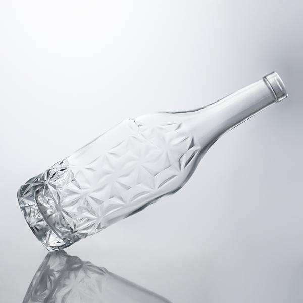 Bottom Engraved Glass Liquor Bottle for Whisky Gin Rum Sealing Type Cork Super Flint Glass