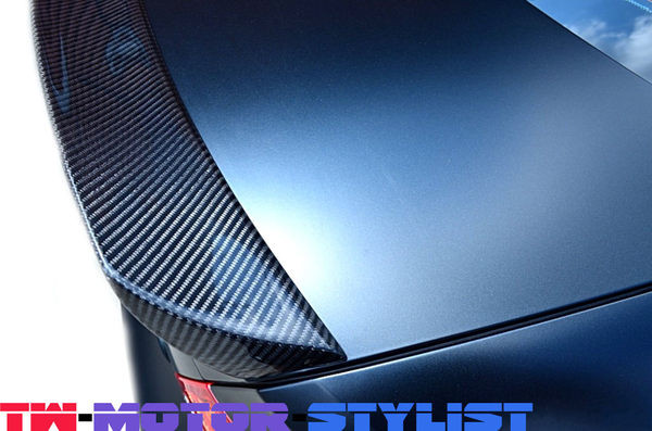 Пары C63 v BENZ W204 2D вводят крыло в моду волокна углерода