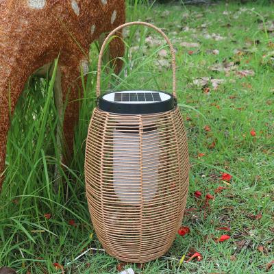 IP65 Rattan Woven Solar Lights , 3500K Rattan Solar Powered Garden Lantern
