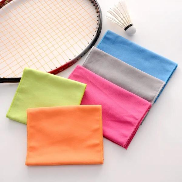 Touche de plage de sport en microfibre sans sable avec logo d'impression