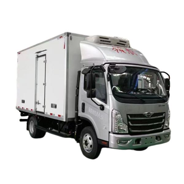 Urban Transportation Foton 4X2 Refrigerated Truck with Euro 4 Emission Standard Engine Capacity 4L