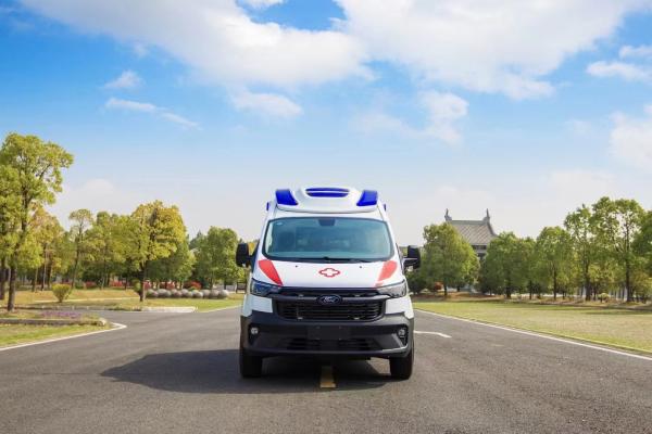 85kw Engine Power Emergency Ambulance Car With Rear Drum Brake System