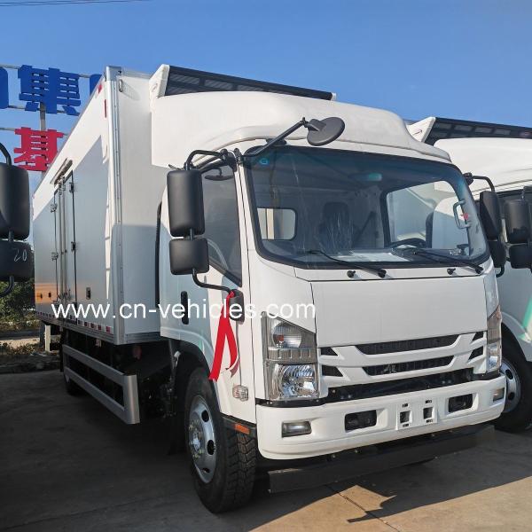 Isuzu 4X2 Light Duty Mini Refrigerated Truck , Refrigerated Wagon For Meat / Fish Transport