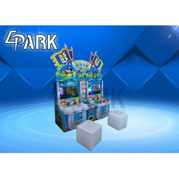 Tambour CONTRE la machine de danse d'arcade de musique de piano à jetons pour