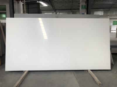 Pedra branca de quartzo da engenharia da cor das lajes 3200x1600mm para a decoração da bancada
