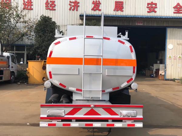 HÁ entrega branca do combustível do produto do caminhão de petroleiro do óleo 4000L capacidade do tanque de 3 toneladas